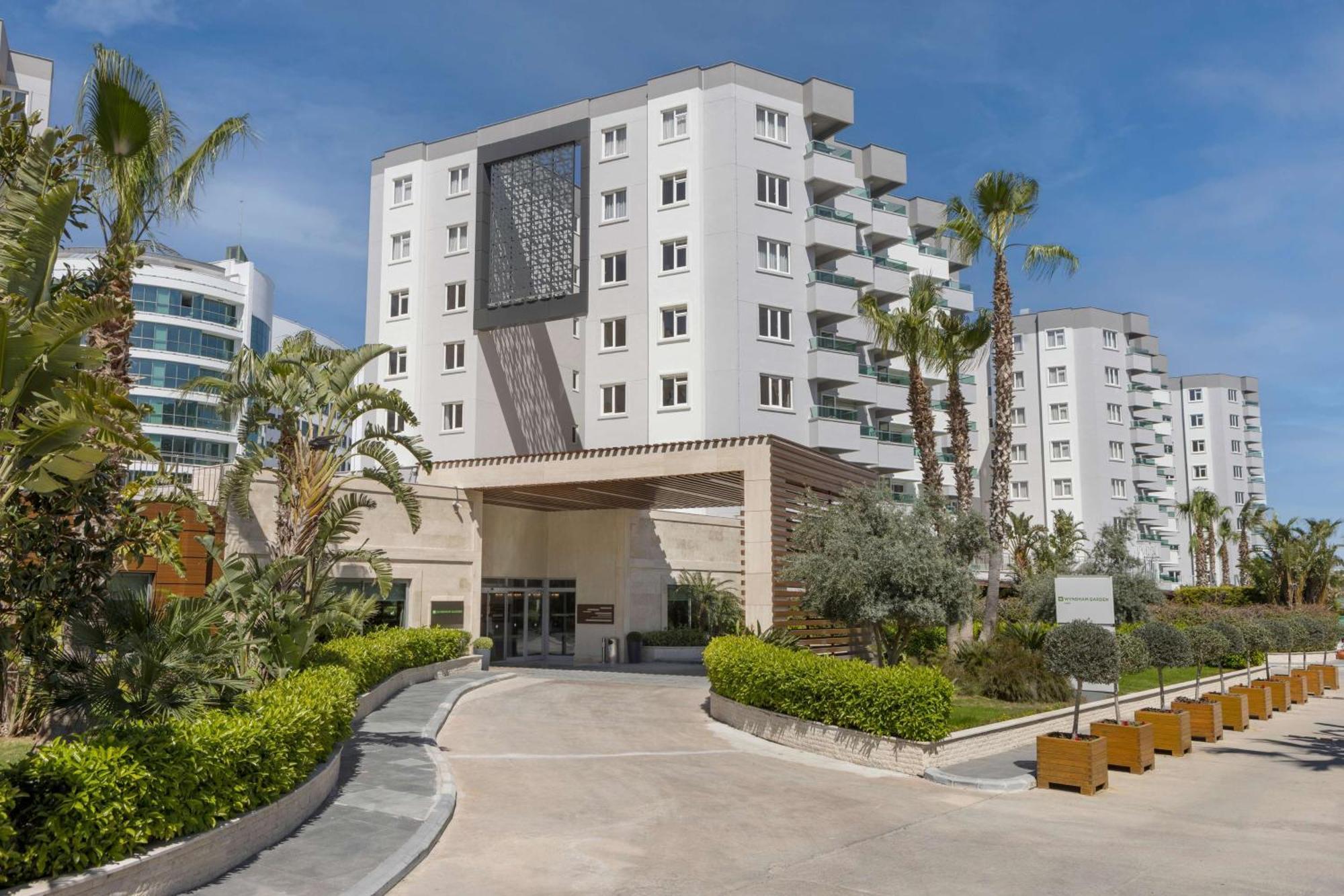 Wyndham Garden Lara Hotel Antalya Exterior photo